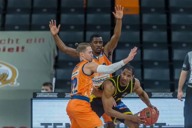 场指挥往往 场指挥往往