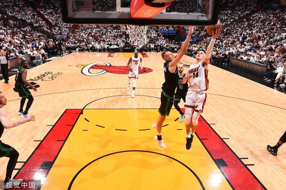 后者更像慢 后者更像慢